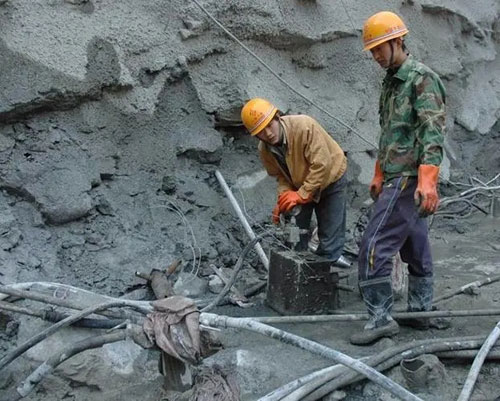 乌拉特后地基下沉注浆